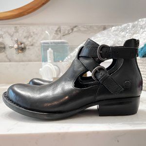 New Born Women's Bootie for Spring or Summer, black, Size 7 MSRP $140